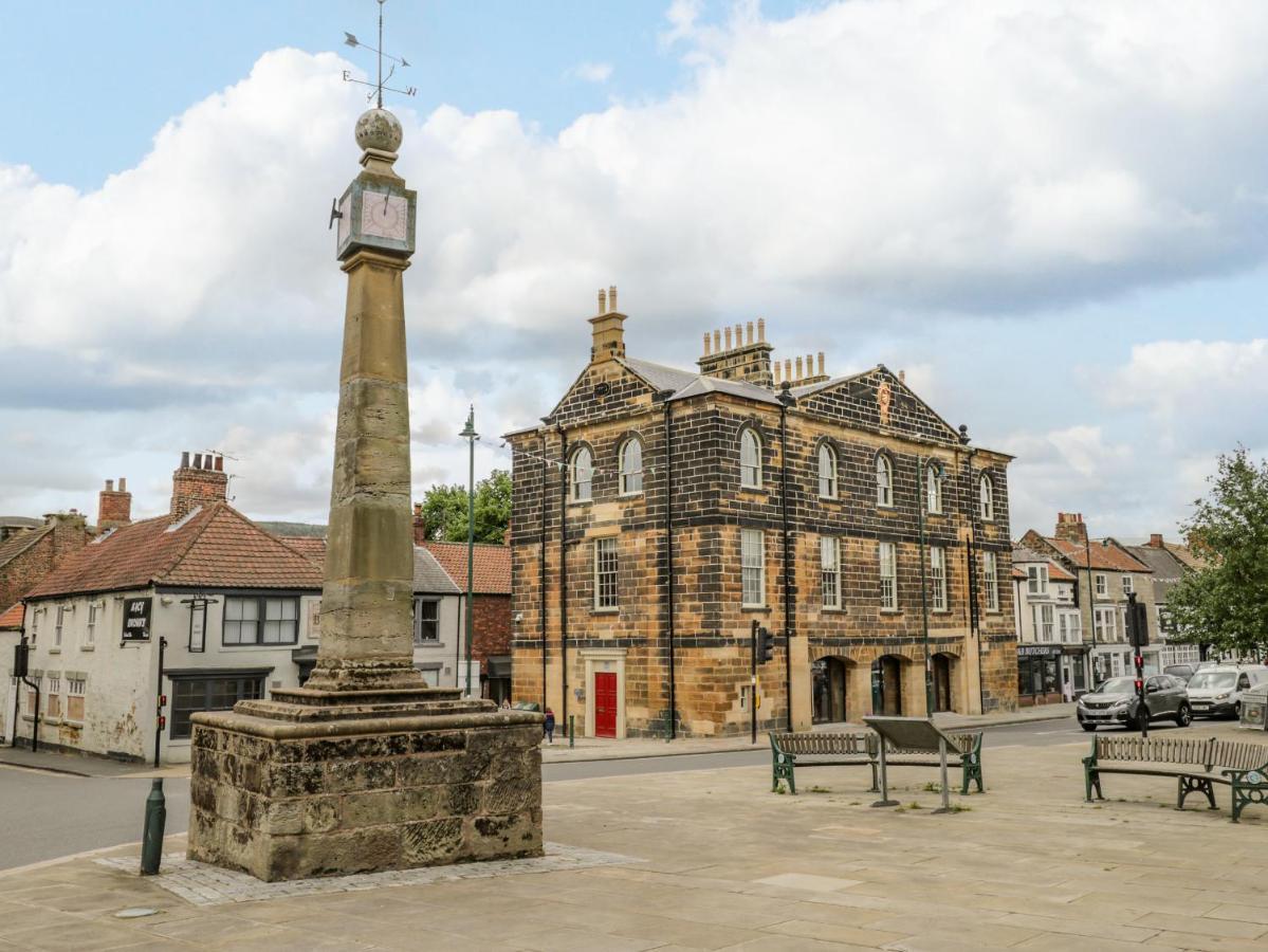 Guisborough Town Hall エクステリア 写真
